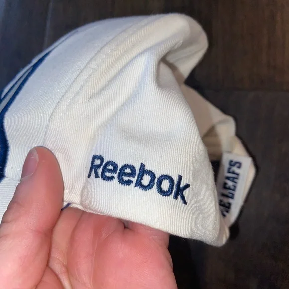 Toronto Maple Leafs Cap - Picture 3 of 5